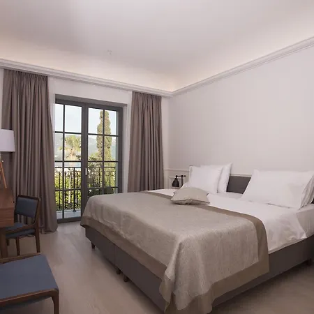 Majestic Hotel 4*