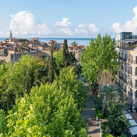 Majestic Ξενοδοχείο 4*