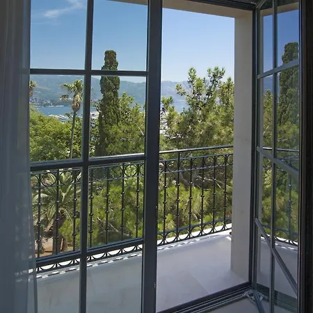 Hotel Majestic 4*