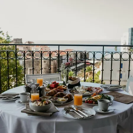 Majestic Hotel 4*